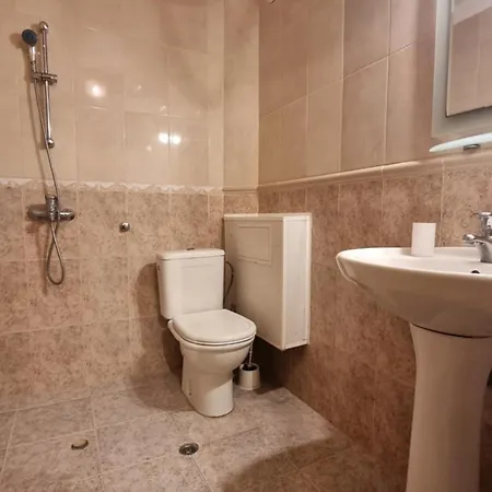 شقة Two Close To Center, فارنا
