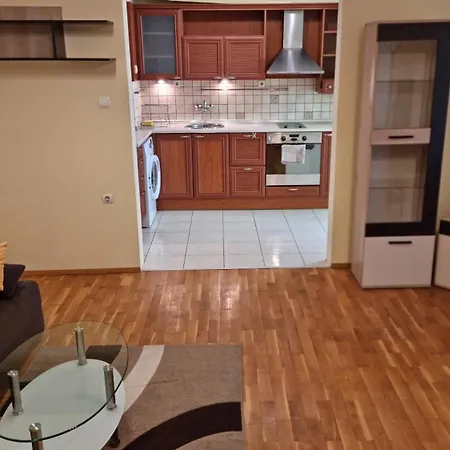 Apartamento Two Close To Center,